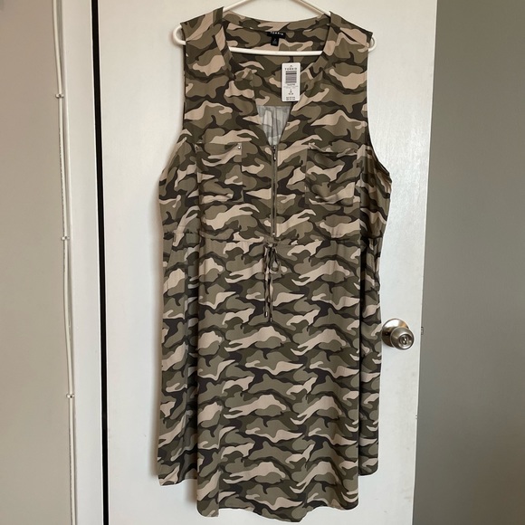 Torrid Sleeveless Zip Front Camo Shirt Dress - Sizes 1X & 2X - Picture 3 of 16